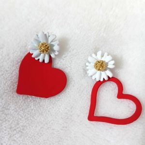 Red heart daisy flower earrings
